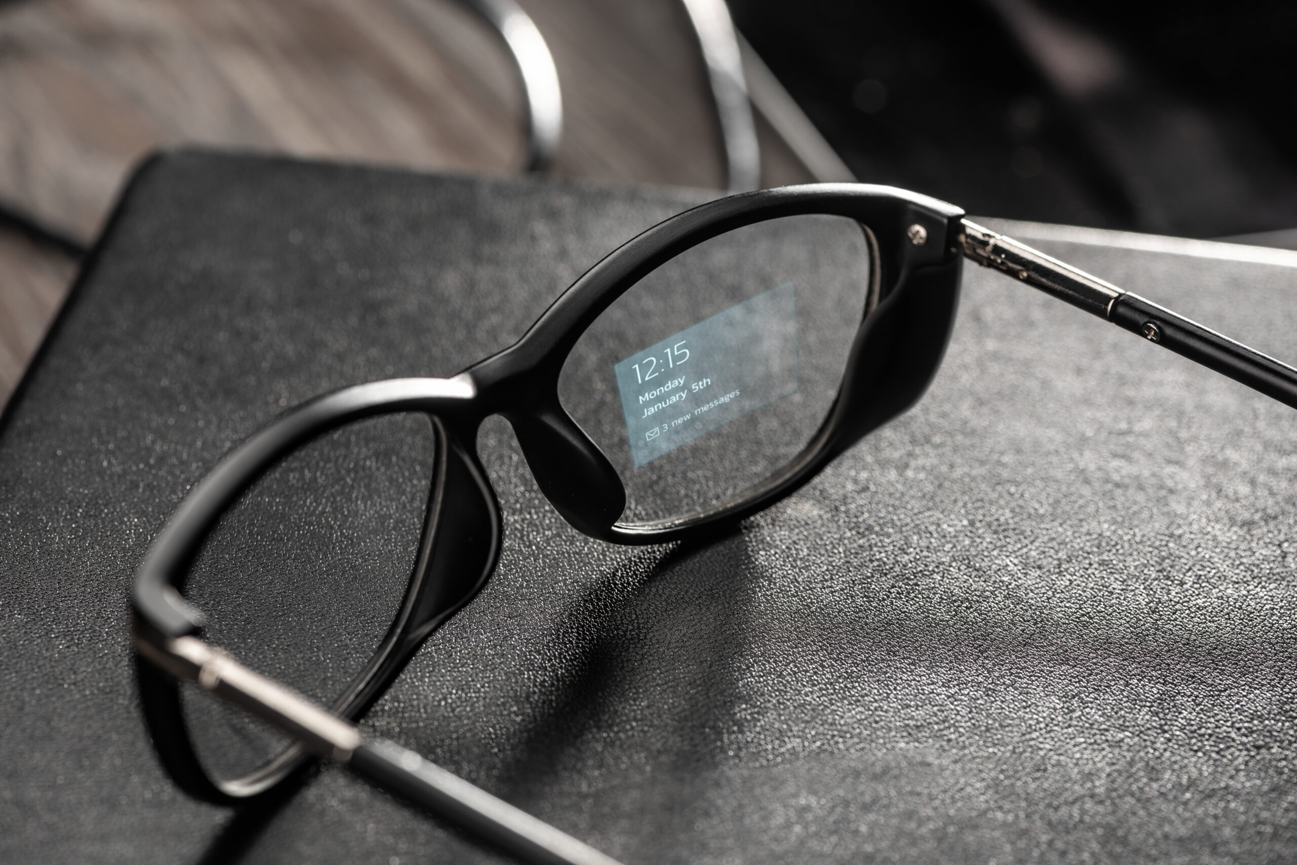 Time, date and notification center on smart glasses' lens